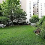 Beautiful 3 Rooms In A Serviced Apartment